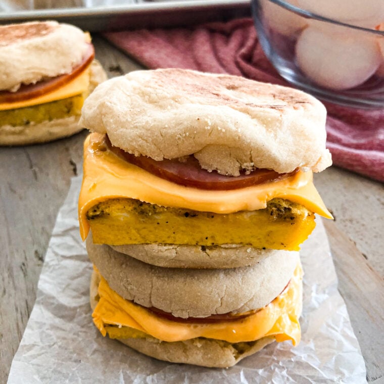 Freezer Breakfast Sandwiches | Modernmealmakeover.com