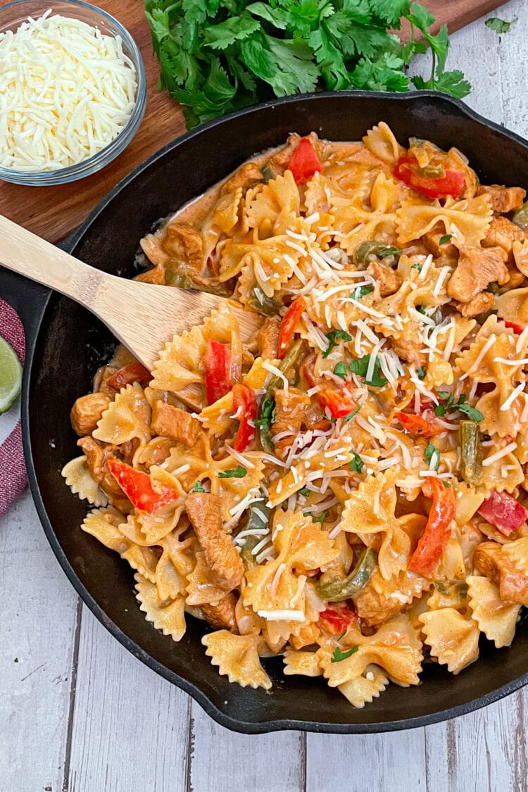 The Best Creamy Chicken Fajita Pasta Recipe