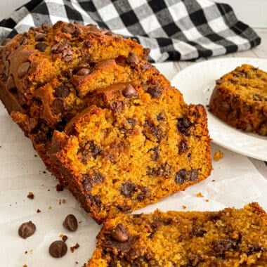 pumpkin chocolate chip bread cut into slices