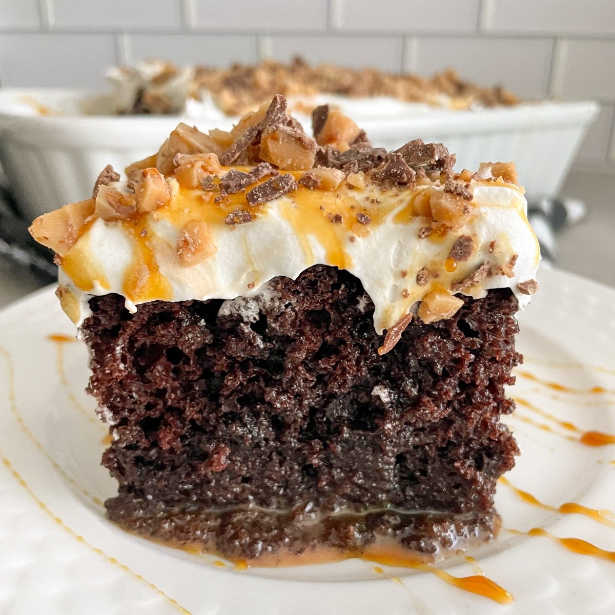 Cake with×DimMoire スウェットWhite Better Than Sex Cake Recipe | Modernmealmakeover.com